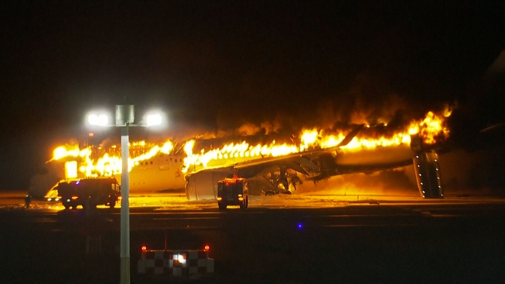 Airbus-Brand: So schnell muss ein brennendes Flugzeug evakuiert