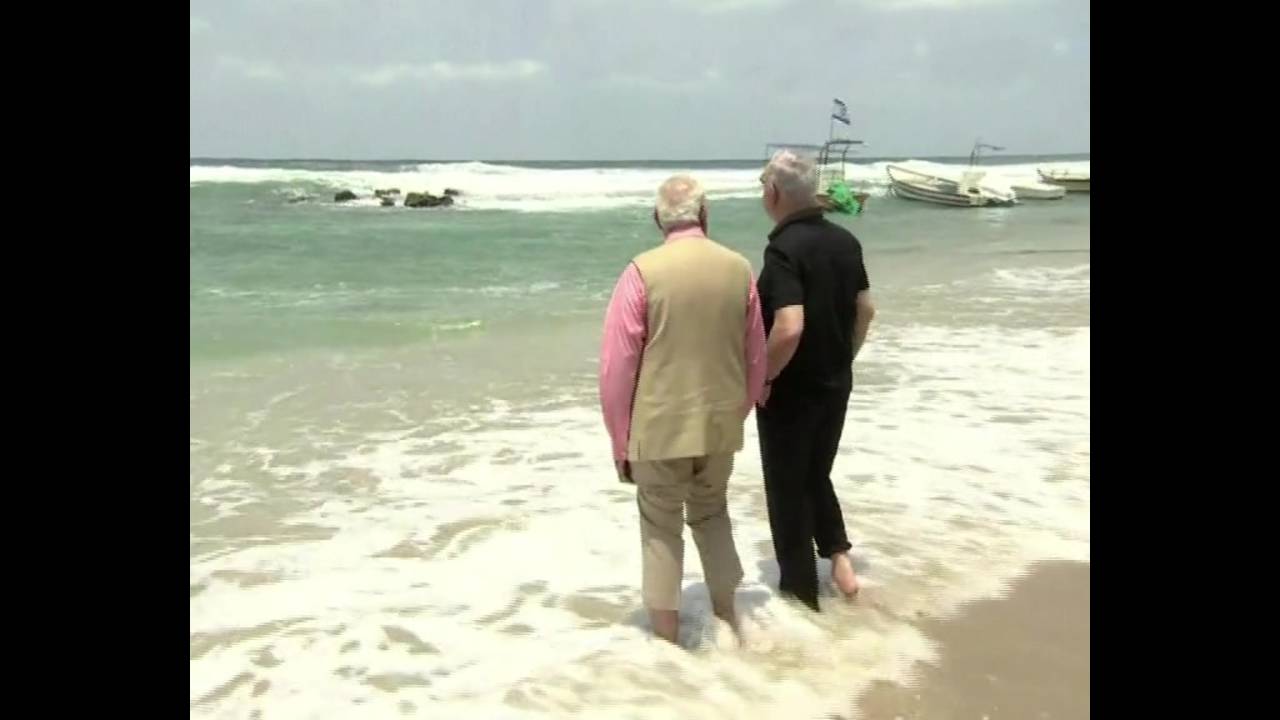 Netanyahu et Modi à la plage amusent la toile