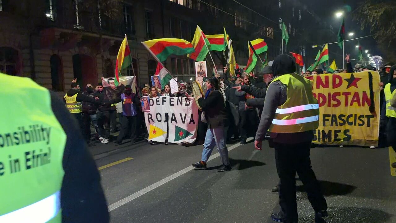 Bern: Kurden-Demonstration am Bahnhofplatz für Rojava